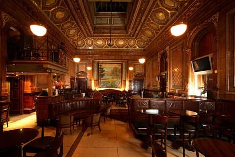 Newcastle Upon Tyne Private Historic Pub Tour med gratis drikkevarer!