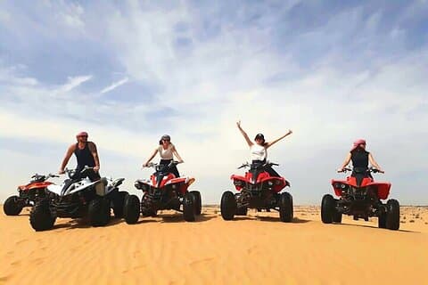5-stündige Safari: ATV-Quad, Beduinendorf, Abendessen und Show - Hurghada
