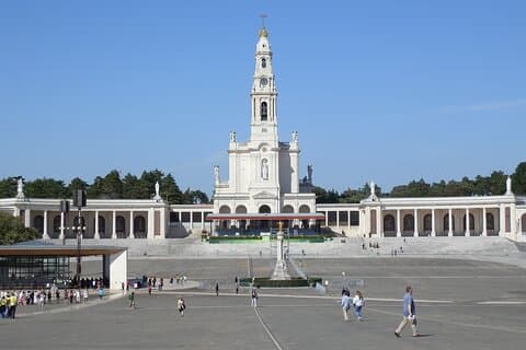 ポルトからファティマ、コインブラへのプライベート日帰り旅行、地元ドライバー付き