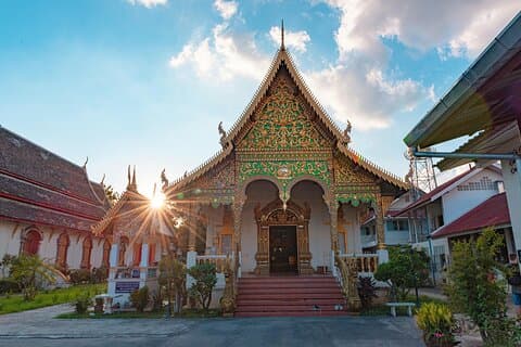 Chiang Mai: Twin Pagoder og Wachirathan Vandfald, privat