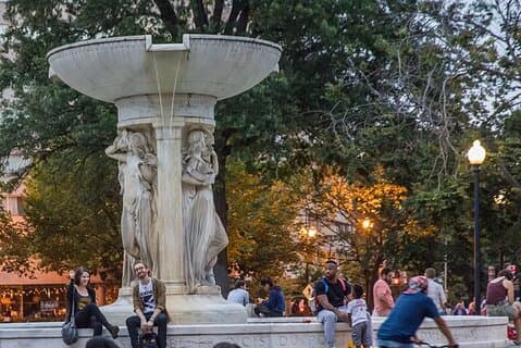 Private Dupont Circle Walking: Personlig selvguidet app tur