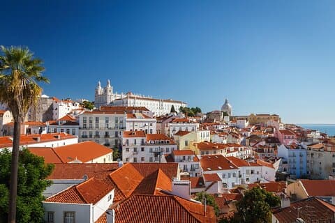 Lisbon : Private St George Castle w/tkts + Walking Tour Alfama