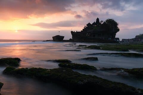 Tour privato di mezza giornata al tramonto del tempio di Tanah Lot - All Inclusive