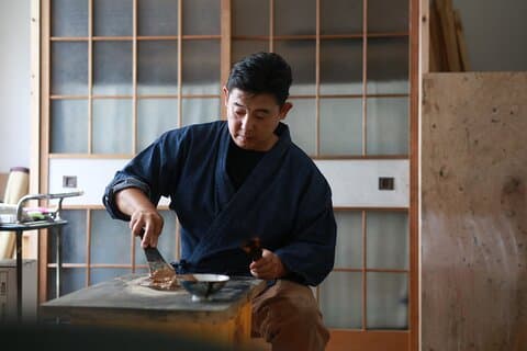 Hiroshima:Private lacquer workshop experience tour(gift included)