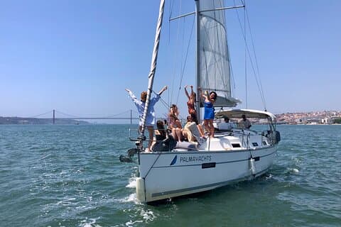 Lisbon Private Sailing Cruise, drink included (options: 2h, 3h, 4h, 6h or 8h)