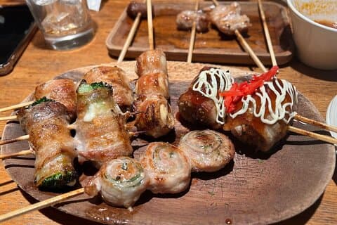Tour notturno di Tokyo con food hopping e festa karaoke al Secret Bar