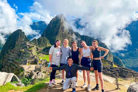 Machu Picchu Tour di 2 giorni / 1 notte da Cusco in treno panoramico