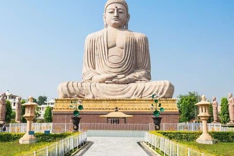 De Varanasi a Bodhgaya: un día de exploración espiritual