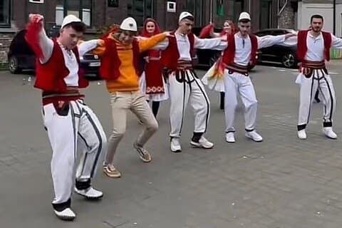 Oplev hjertet af Tirana: Citytour And dance Albania Experience