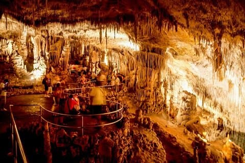 Passeio às Cavernas Drach saindo do sul da ilha