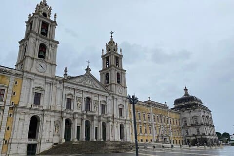 Mafra, Ericeira og Queluz heldags privat tur