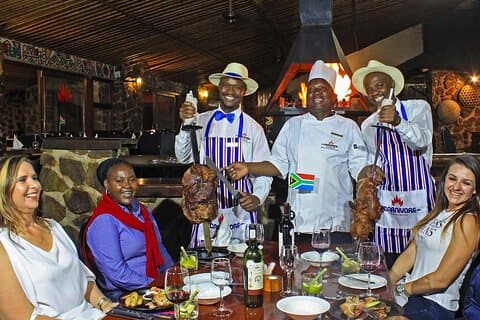 Visita guiada turística por la ciudad de Nairobi con almuerzo en Carnivore