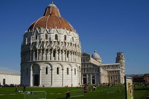Excursão Terrestre de Livorno a Pisa e Lucca
