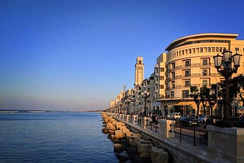 Visite privée à pied culturelle et historique de Bari