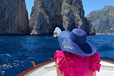 Gozzo Capri. Expérience de navigation traditionnelle et romantique