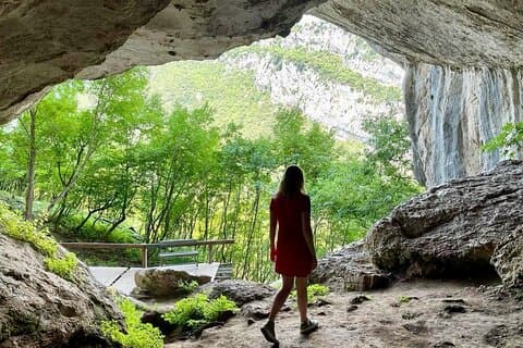 Hoteller i nærheden af Pellumbas Cave & Erzeni Canyon