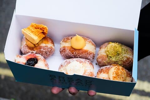 Hora del té & Donuts en Borough Market : Una delicia londinense adecuada