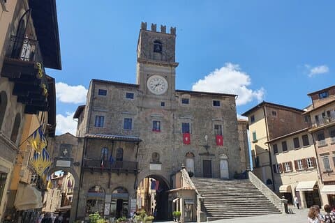 Cortona Private walking Tour under the Tuscan sun