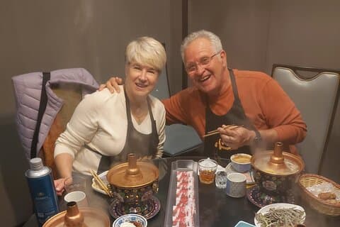 古い胡同でモンゴルの火鍋ディナーとビールの飲み放題をお楽しみください。