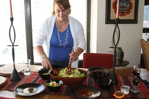 Private Deep Dish Pizza or Pasta Making Class Near Chicago