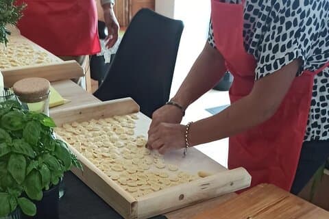 Mozzarella, pasta e focaccia Lezione pratica di cucina in Puglia
