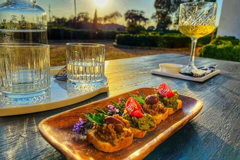 Cata de Vinos Mértola Alentejo con Vinos Locales y Petiscos Regionales
