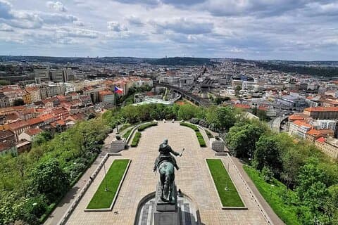 Prag alternativ turné i Holesovice Karlin och Zizkov