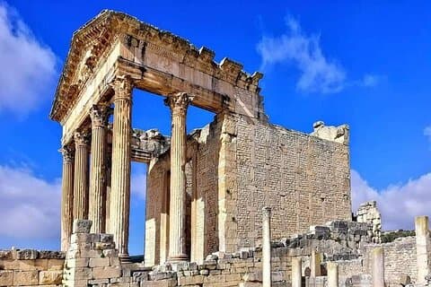 Explorando las antiguas ruinas de Dougga Un viaje en el tiempo