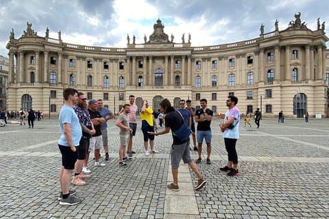 Rude Bastards Tour of Berlin: Ingen vegger - ingen kriger - ingen nazister