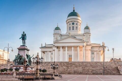 Visite à pied des attractions incontournables d'Helsinki avec un guide