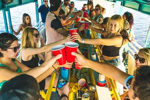Clearwater Island Hop & Dolphin Watch con Sandbar Swim + BYOB