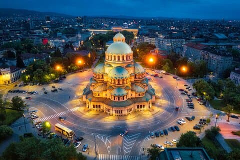 Visite privée panoramique nocturne de Sofia avec dîner et spectacle folklorique