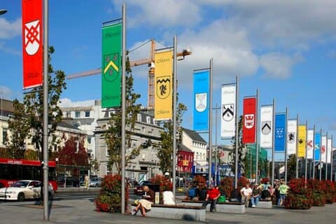 Galway Historic 2.5hr Walking Tour - Family group Local guide
