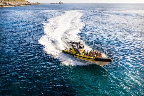 Excursão de barco a jato na costa sudoeste de Maiorca