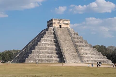 Small group tour to Chichen Itza early access + Cenote + Ekbalam