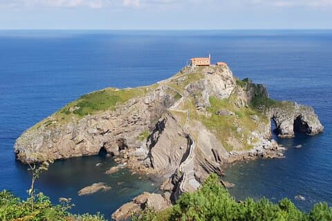 Dragonstone, Mundaka and Guernica from Bilbao