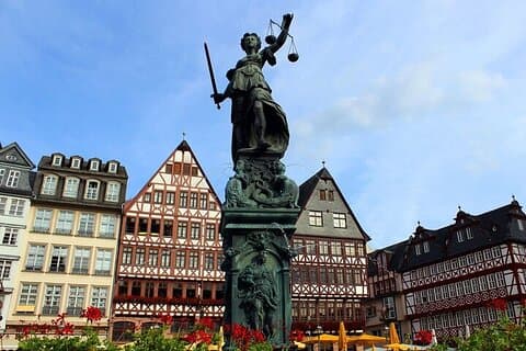 Wandeltocht langs de must-see attracties in Frankfurt met gids