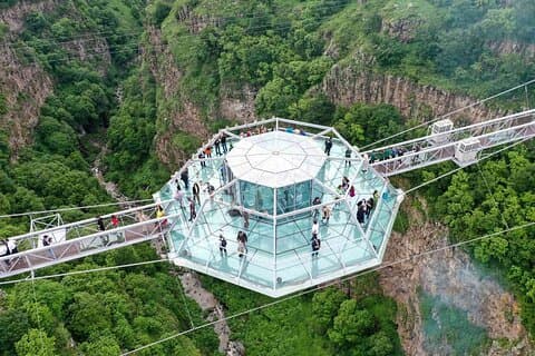 Expedição do grupo Dashbashi Canyon e Diamond Bridge