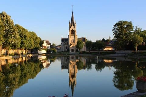 Private day trip: Paris to Reims & back, English speaking driver