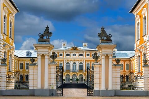 Tour privado de día completo en el Palacio Rundale desde Riga