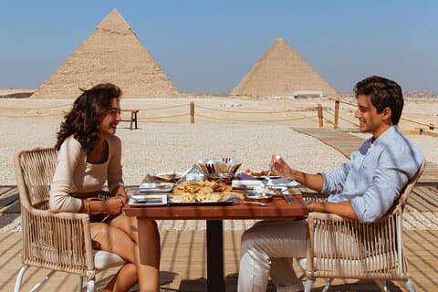 Giza Pyramid-tur med ni pyramider Lounge lunsj og kameltur