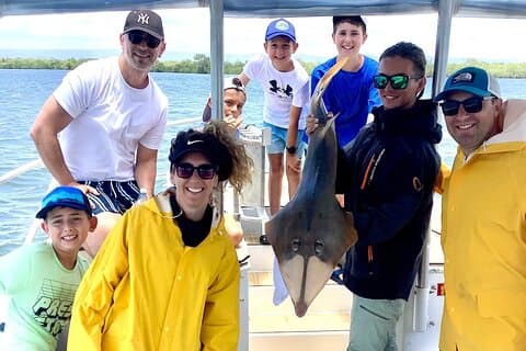 Pesca privada en aguas tranquilas en Broadwater de Gold Coast