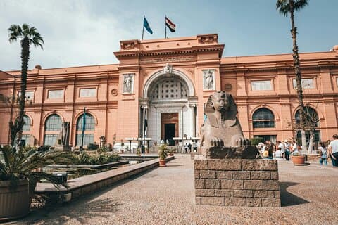 Från Kairos flygplats : Giza pyramider och Egyptiska museet Layover Tour