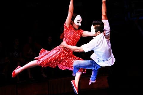 Cambodian Circus Show i Siem Reap av Phare med hotellhämtning