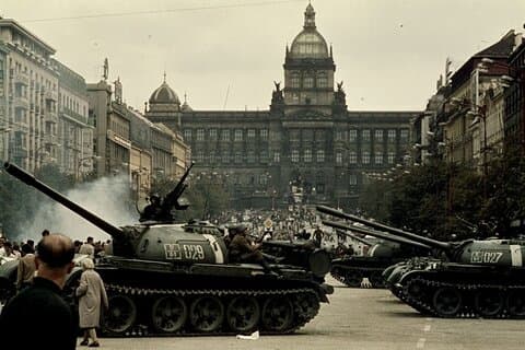 20世紀のプラハ: 第二次世界大戦と共産主義
