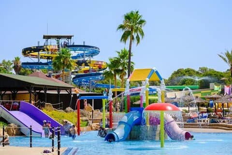 Corfu Waterpark: Europas mest fantastiske rutsjebaner og sjove bølger venter!
