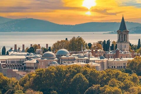 Majestic Istanbul: Tour a piedi e crociera al tramonto sul Bosforo