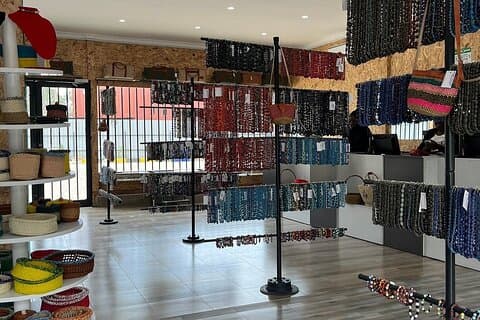 Besök på Kobe Beads Factory i Nairobi med upphämtning och lunch