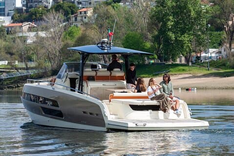 Porto heldags privat kryssning på en lyxyacht i Douro