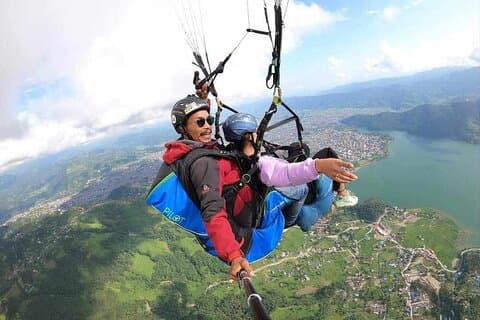 Privater Paragliding Cross Country Flug in Nepal